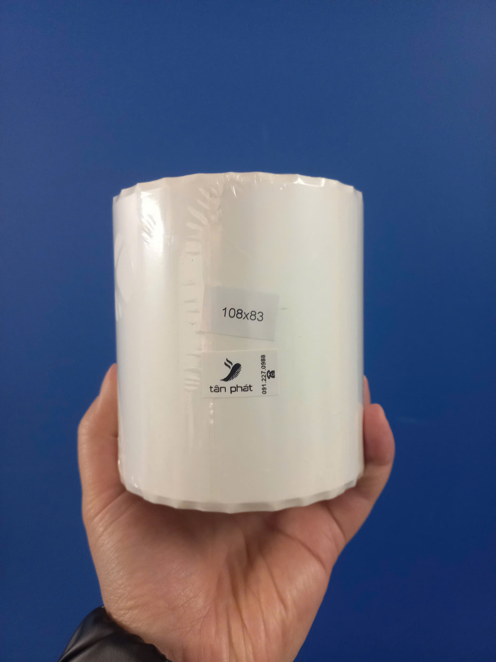 giay-in-ma-vach-1-tem-pvc-108x83x50m2 Giấy in mã vạch 1 tem PVC 108x83x50m ảnh 1