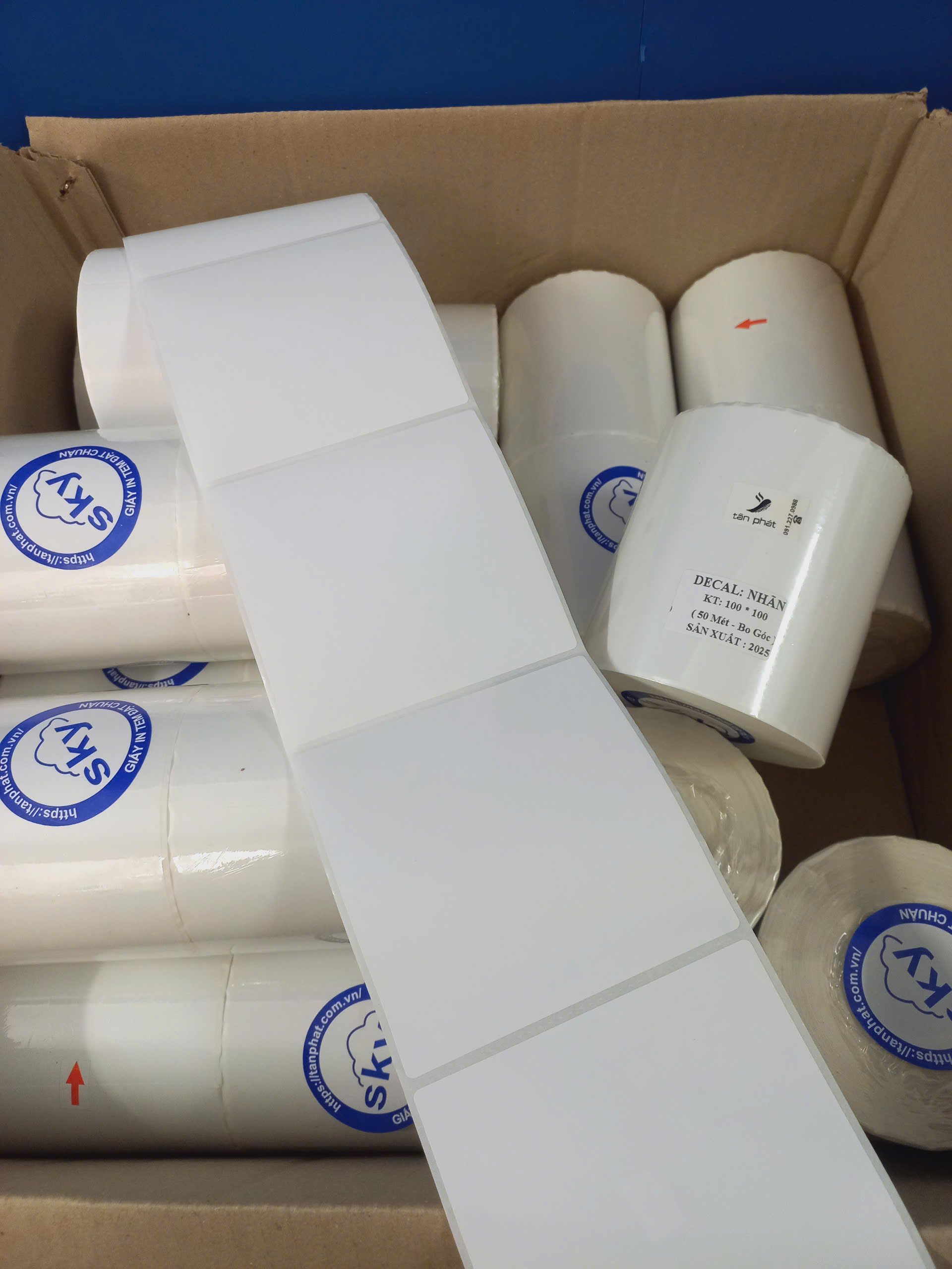 giyinmvch1tem100x100x50m1 Giấy in mã vạch 1 tem 100x100x50M ảnh 3
